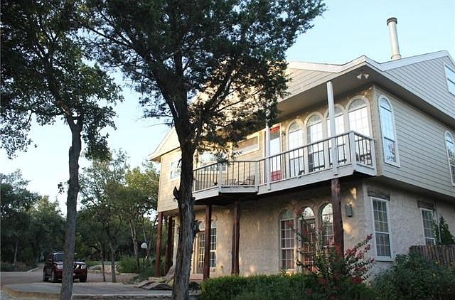 1st image of 301 Mountain Crest Dr