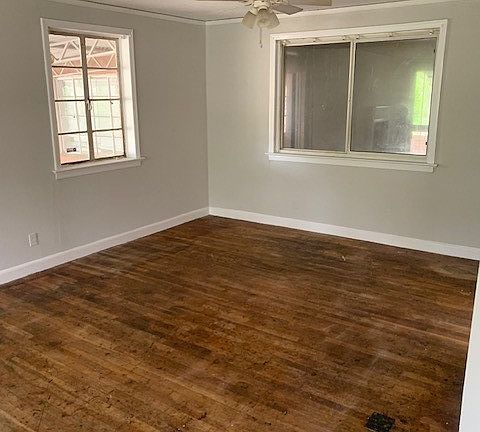 5th image of 3721 S Court St