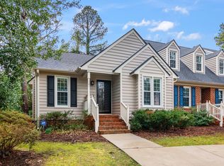 101 Heatherwood Dr, Apex, NC 27502