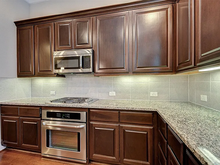 720 N Shepherd Dr — Photo 14