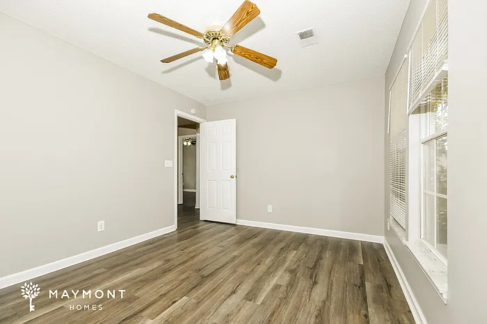 108 Waddington Trce — Photo 11