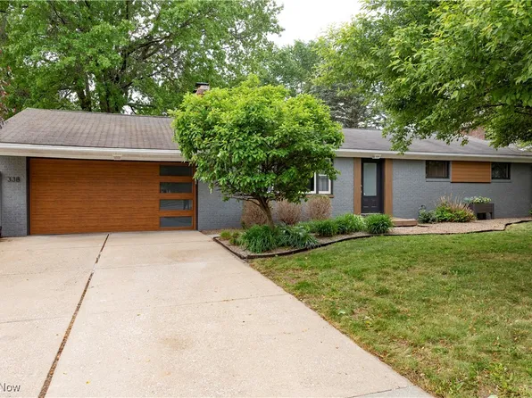 338 Applegrove St NE, North Canton, OH 44720