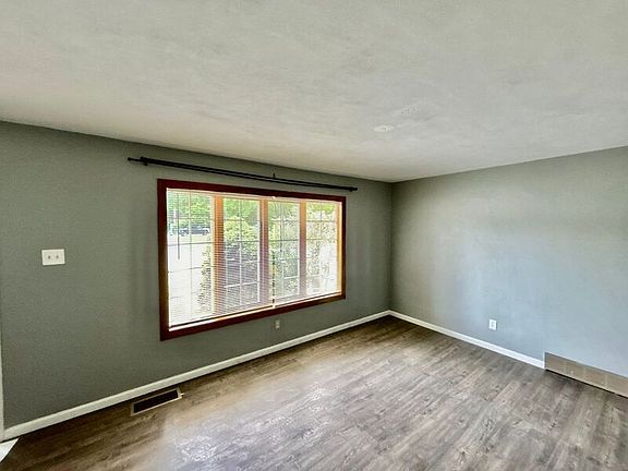 3rd image of 740 Florland Dr