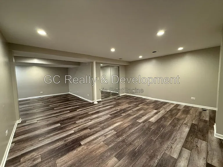 882 Clarendon Ln — Photo 40