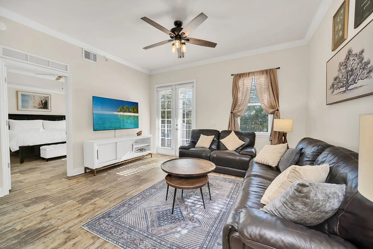 3 bed, 2.0 bath, 1356 sqft, $3,344 — Photo 2
