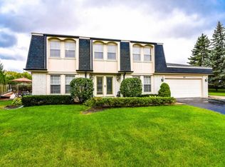 20 Country Ct, Deerfield, IL 60015