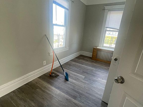 4th image of 4525 Richardson Ave #2
