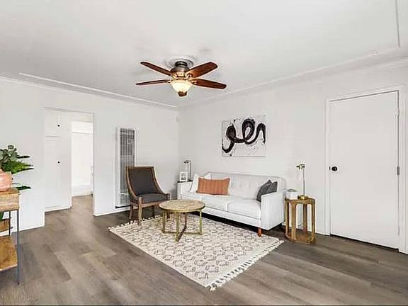 3rd image of 3550 Poe St