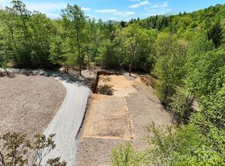 593 Mountain View Church Rd, Zirconia, NC 28790