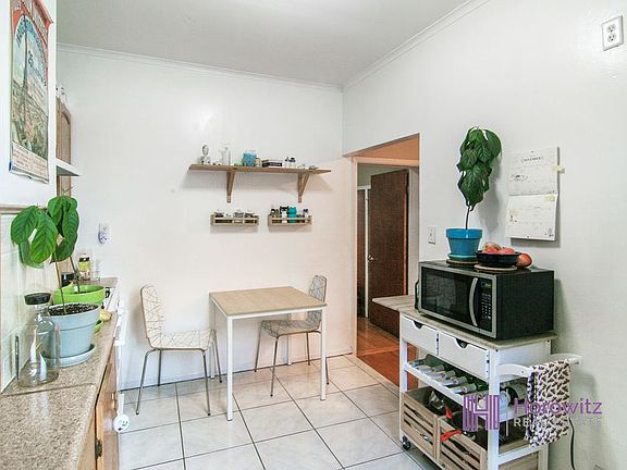 2nd image of 2824 43rd St #2
