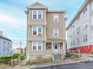 11 Shamrock St, Worcester, MA 01605