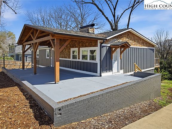 5th image of 223 W Park Drive