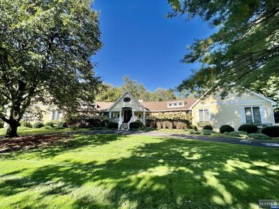 707 Cinnamon Ln, Franklin Lakes, NJ, 07417