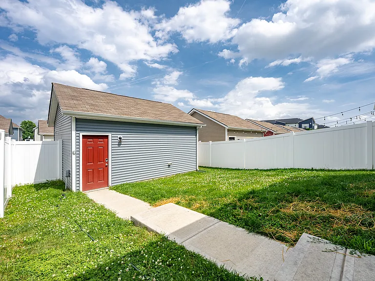 341 Steeples Blvd — Photo 46