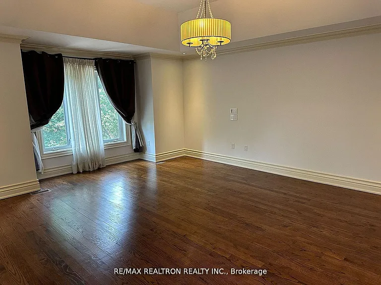 76 Horsham Ave — Photo 19