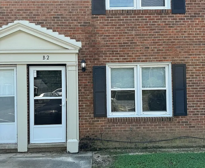 305 Rountree St W #B2 — Photo 1