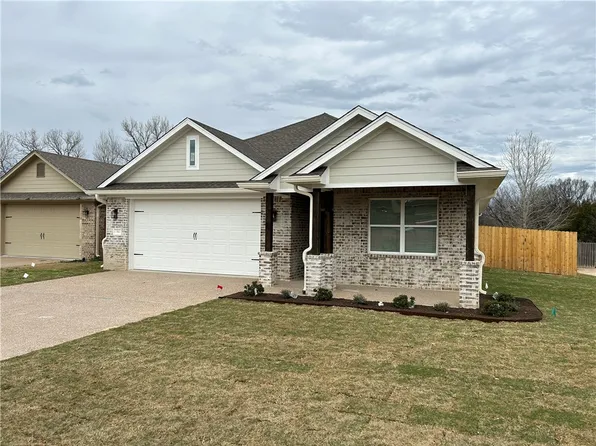 352 Hedrick Dr, Hewitt, TX 76643