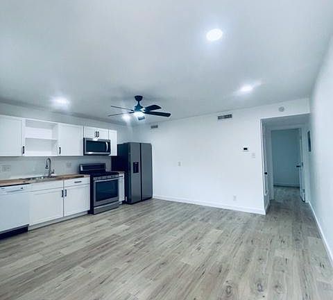 2nd image of 7107 Guadalupe St #101