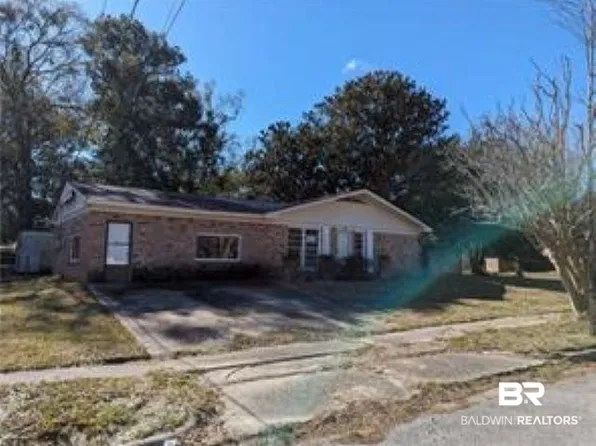 3607 Heritage Dr N, Mobile, AL 36609