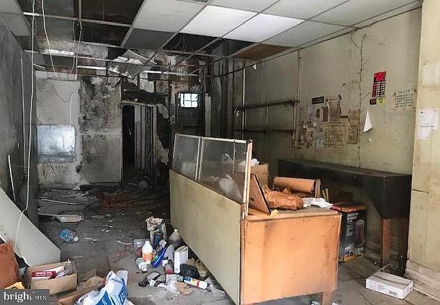 2nd image of 2402 Ridge Ave
