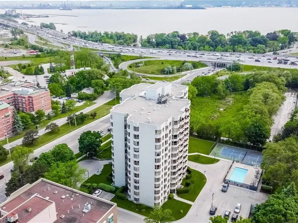 1201 N Shore Blvd E #809, Burlington, ON L7S 1Z5