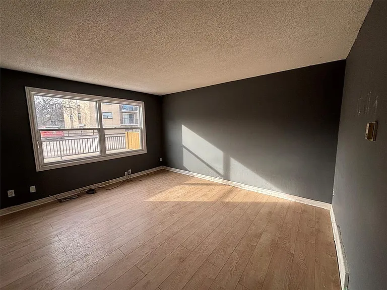 834 Exmouth St #22 — Photo 5