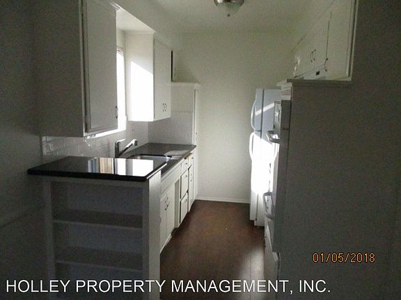 3rd image of 1021 N Gardner St #2