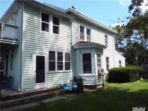 613 Roanoke Ave, Riverhead, NY 11901