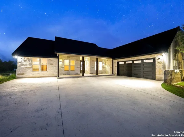 502 Sumack Dr W, Kerrville, TX 78028