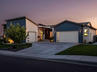 2360 S Young Ct, Kennewick, WA