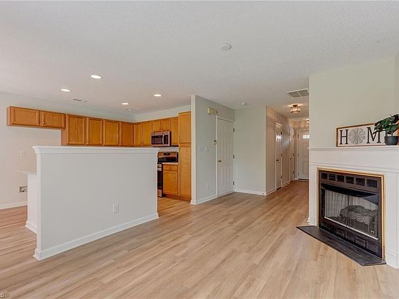 5th image of 5633 Fellowship Dr
