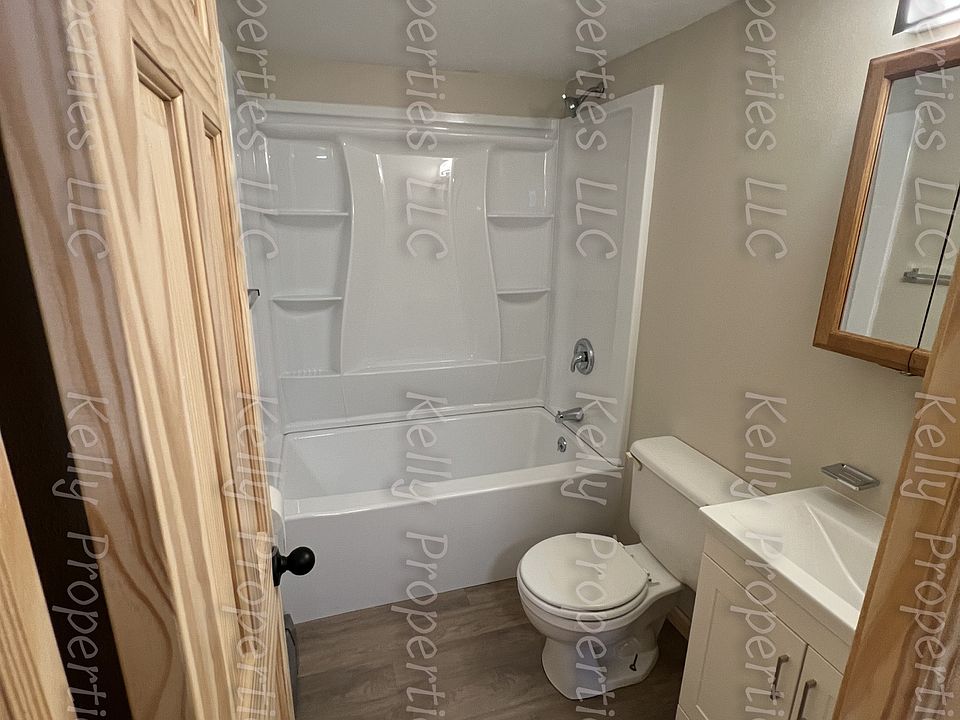1st image of 829 5th St SE APT 7