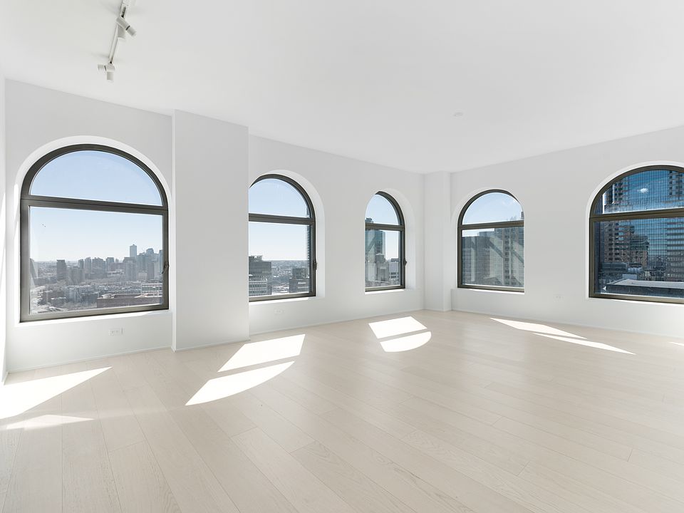 1st image of 130 William St #40D
