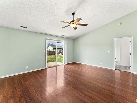5th image of 1126 Trillium Ln