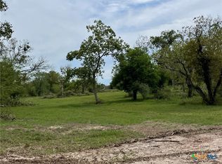 573 Robinhood Rd, Victoria, TX 77905