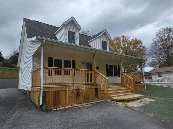 120 Evas Walk, Pounding Mill, VA 24637