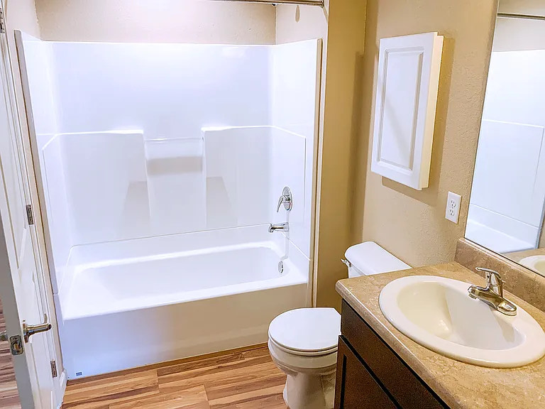 Lodgepole Creek Apartments — Photo 18