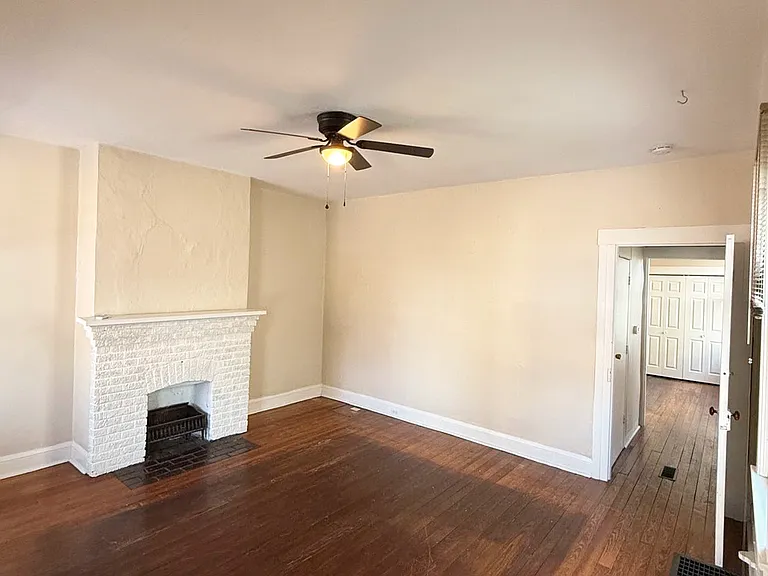 1114 Main St — Photo 4