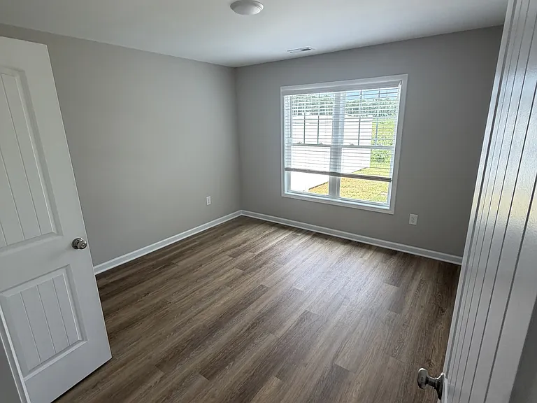 833 Middleton Rd — Photo 9