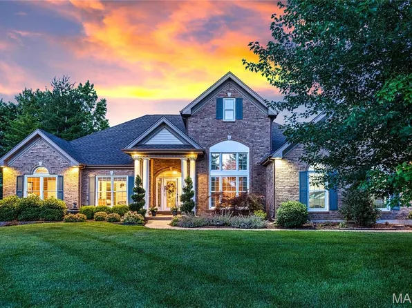 859 Whitmoor Dr, Weldon Spring, MO 63304