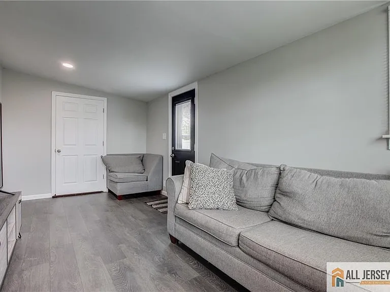 509 New Durham Rd — Photo 10