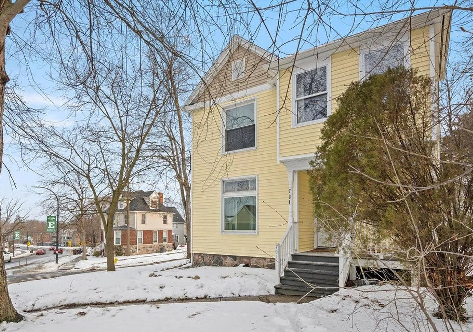 701 Washtenaw — Photo 3