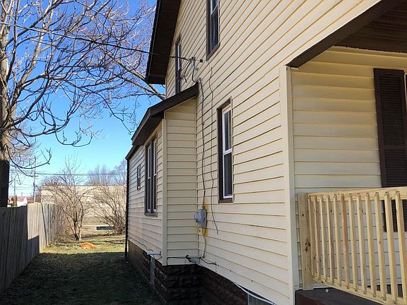 3rd image of 1748 Genessee Ave
