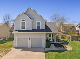 1069 N Logan St, Olathe, KS 66061