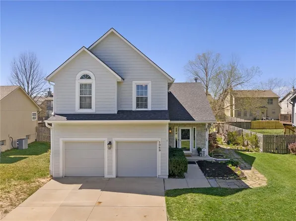 1069 N Logan St, Olathe, KS 66061
