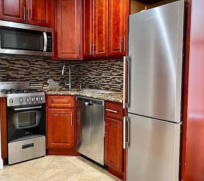 2nd image of 57 Herkimer St APT 104