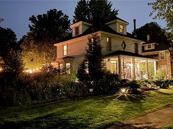2nd image of 207 Birch St