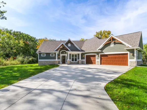 N6255 Oak Ridge COURT, Elkhorn, WI 53121