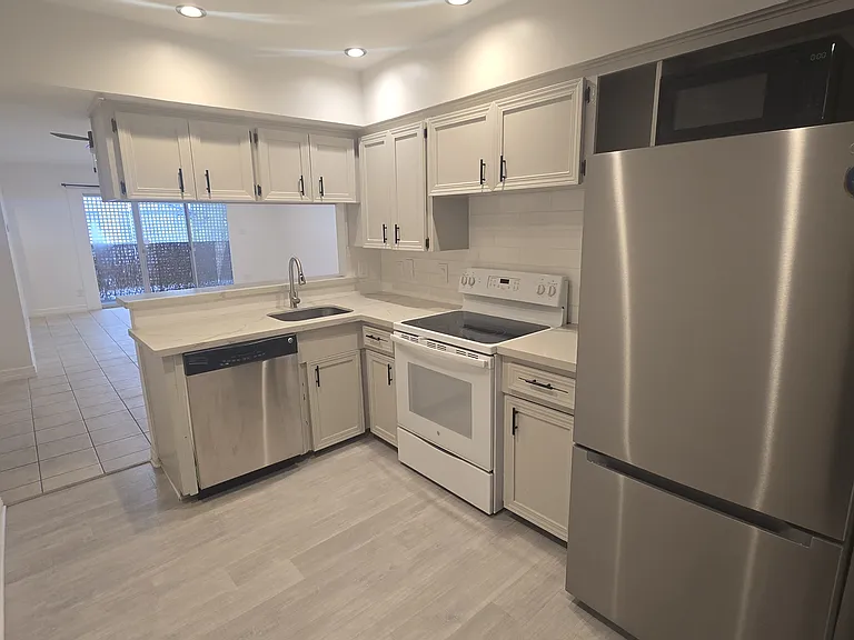 9025 Rue Cambon St #66 — Photo 3