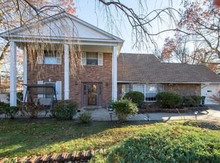 10 Rowe St, Coram, NY 11727